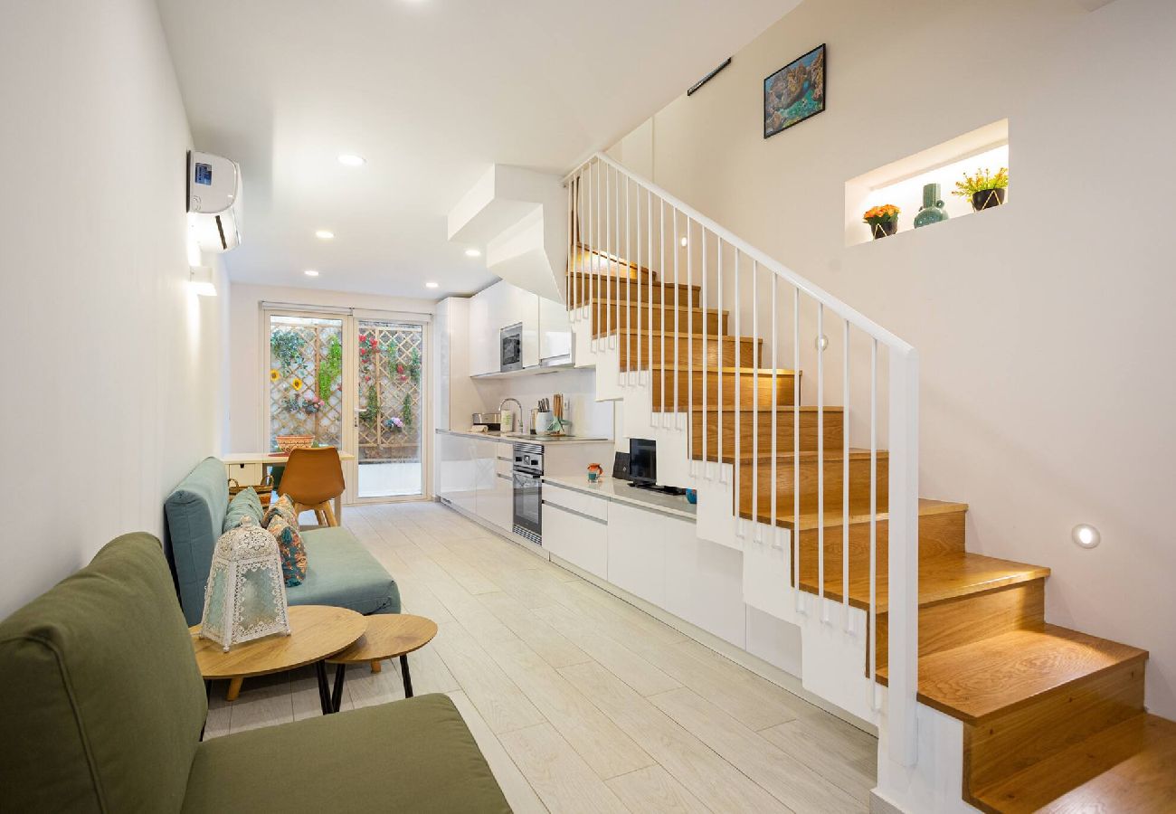 House in Lagos - Pratas Valente